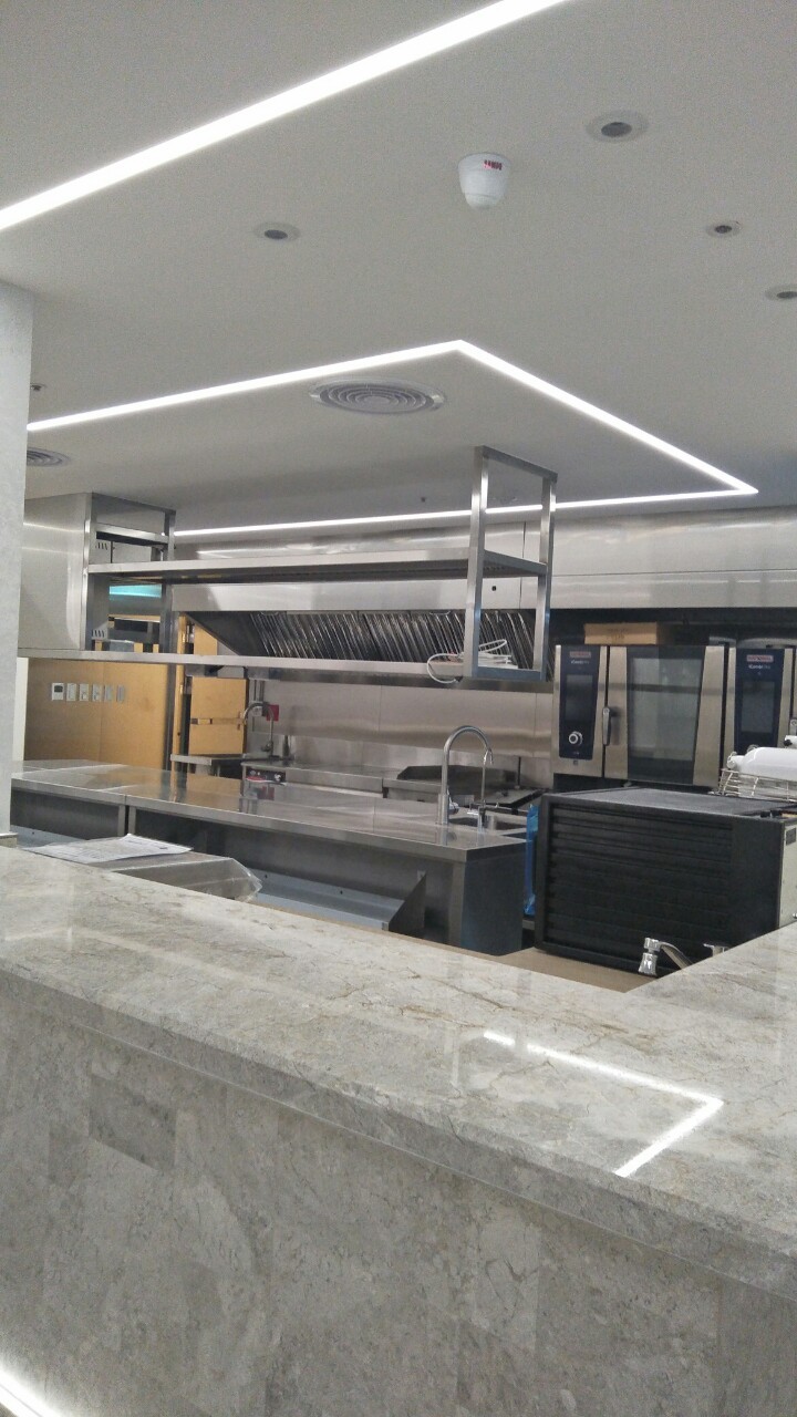 精品百貨駐點的餐廳