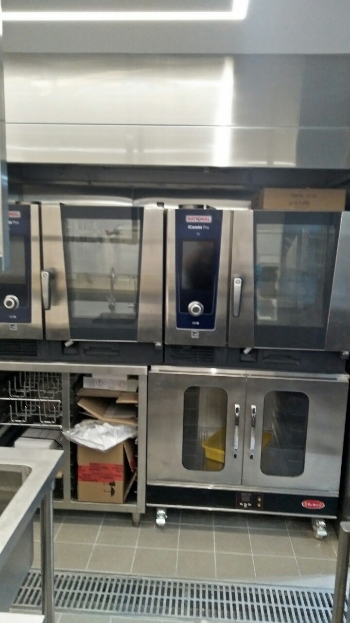 精品百貨駐點的餐廳