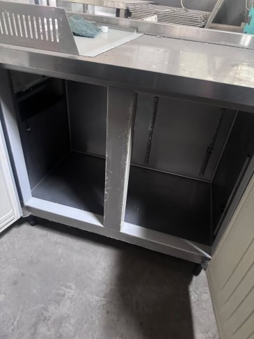 中古四尺冷藏工作台冰箱 2